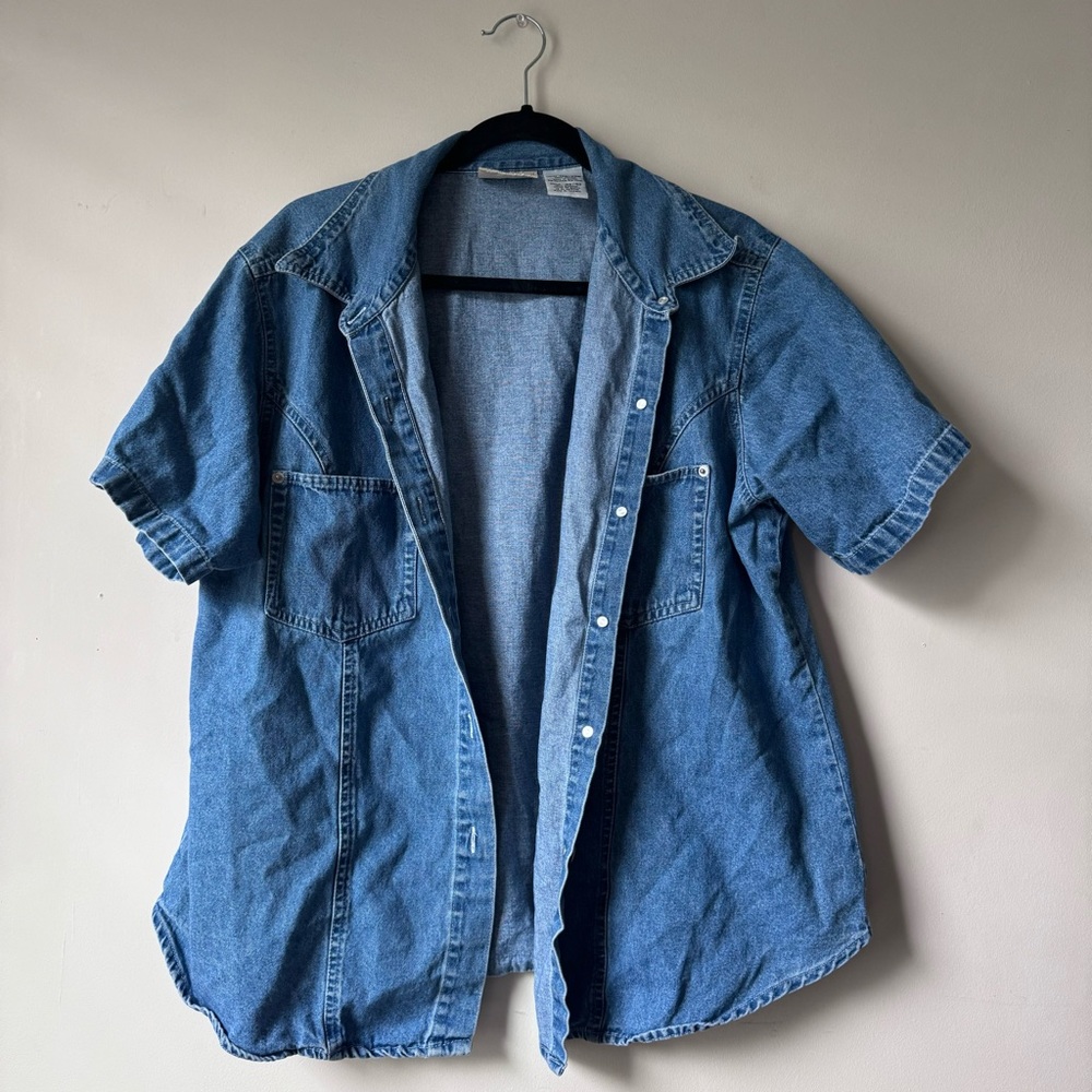 ‼️SOLD‼️ Faded Glory Short Sleeve Denim Shirt